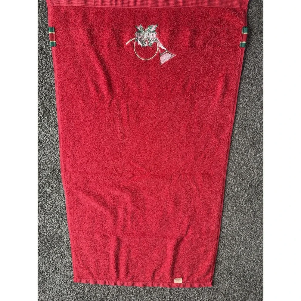 Vintage Bath Towel Fancy Jillian Rose RA Briggs Christmas Red Cotton Brass Horn